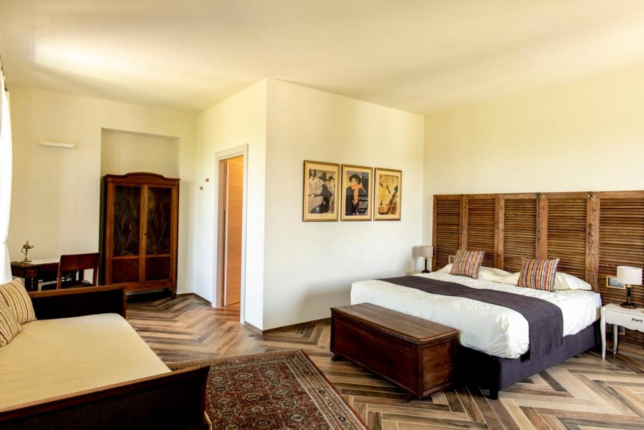 Diano dʼAlba Le Vecchie Persiane - Bed & Breakfast المظهر الخارجي الصورة