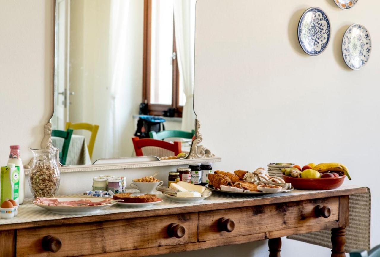 Diano dʼAlba Le Vecchie Persiane - Bed & Breakfast المظهر الخارجي الصورة