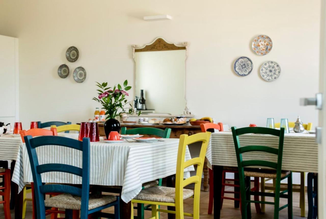 Diano dʼAlba Le Vecchie Persiane - Bed & Breakfast المظهر الخارجي الصورة