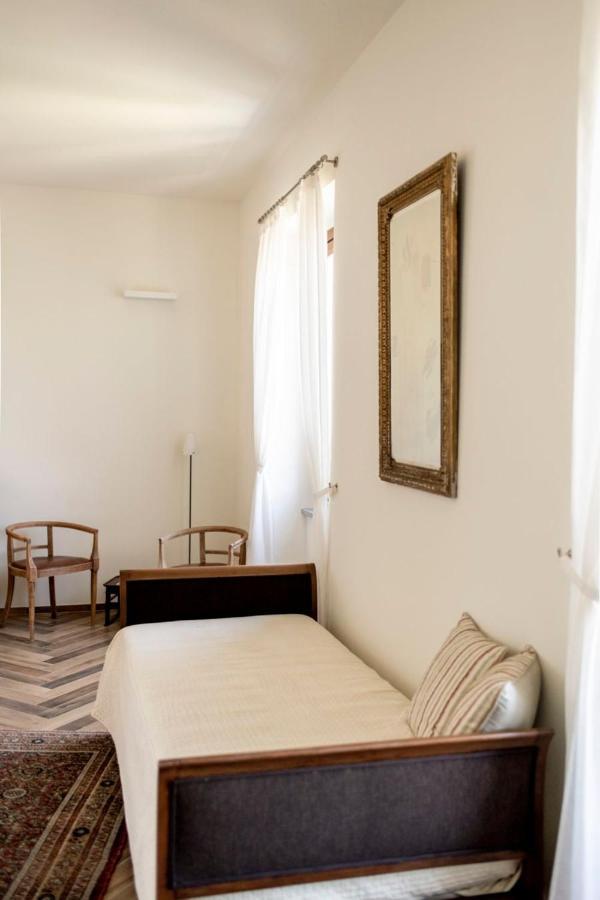 Diano dʼAlba Le Vecchie Persiane - Bed & Breakfast المظهر الخارجي الصورة